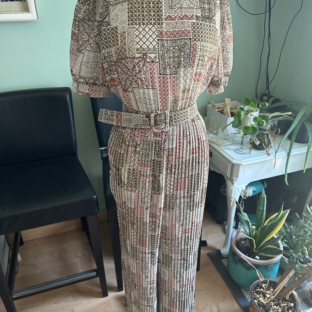 Jumpsuit - Picture 3 of 7